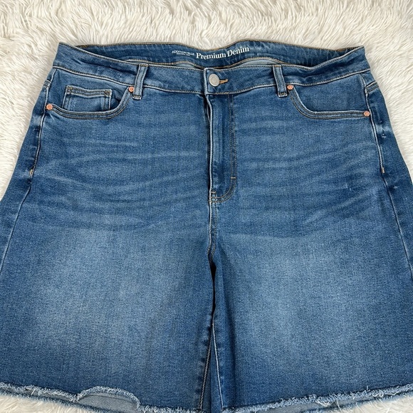 Addition Elle Blue Denim Frayed Bottom Jean Shorts - Picture 2 of 10